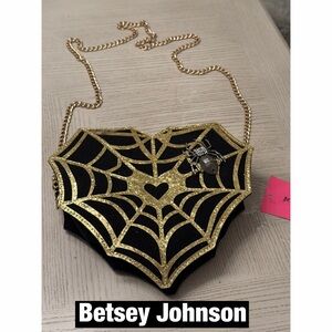 Betsey Johnson Web Surfer Web Crossbody Bag New With Tags